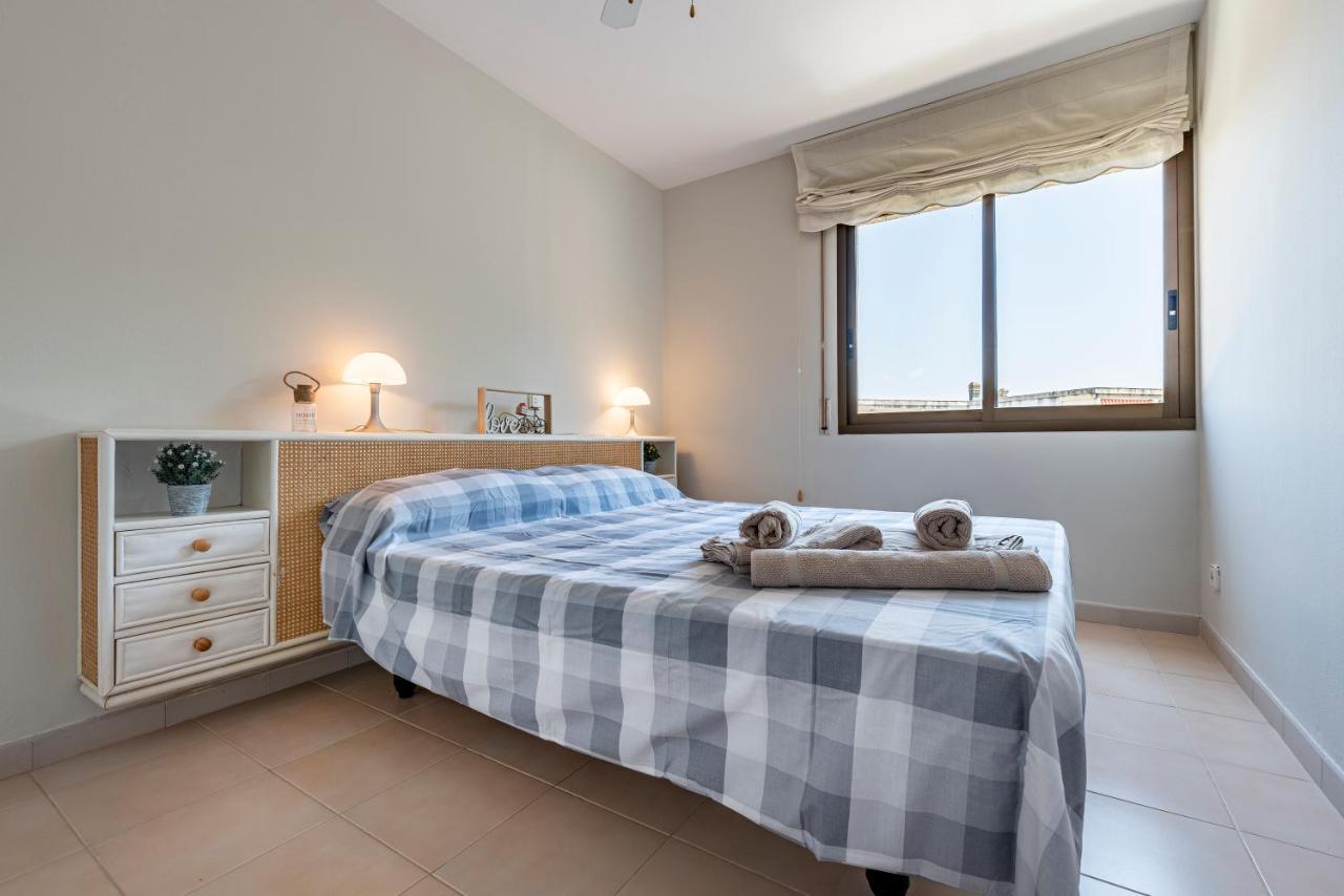 Ático en primera línea con vistas, piscina y parking Cambrils Esterno foto